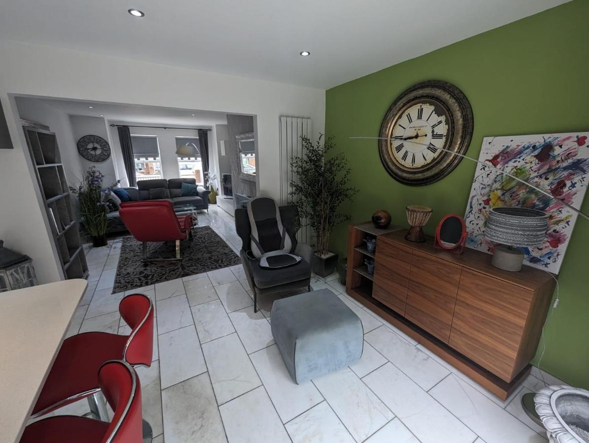 Villa House In Belfast Extérieur photo