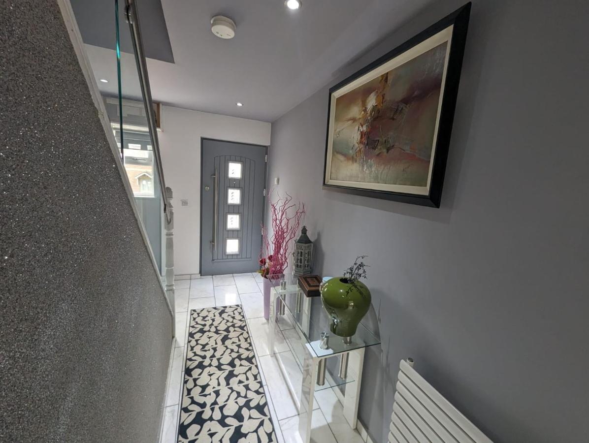 Villa House In Belfast Extérieur photo