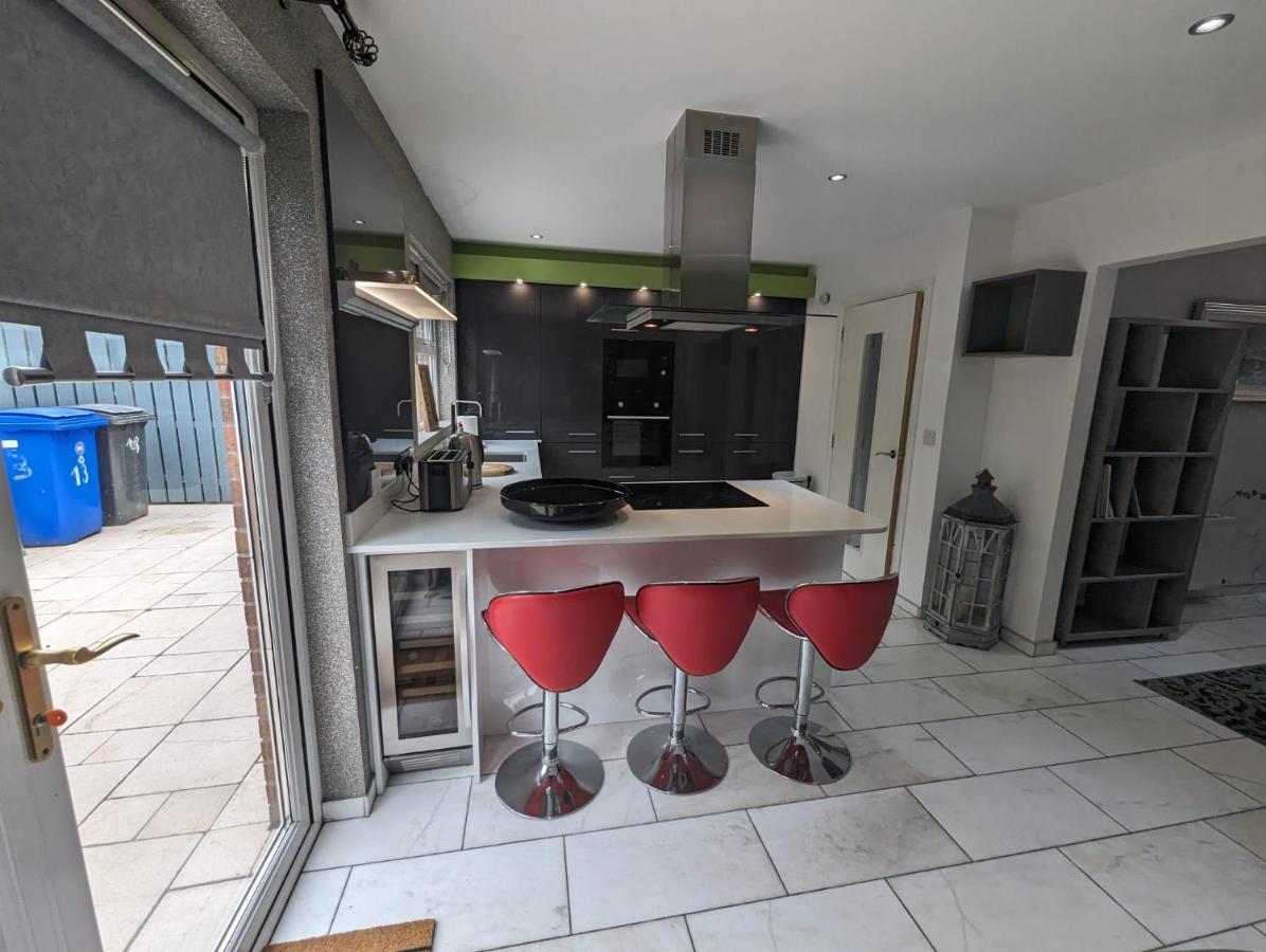 Villa House In Belfast Extérieur photo