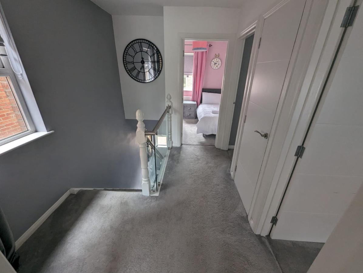 Villa House In Belfast Extérieur photo