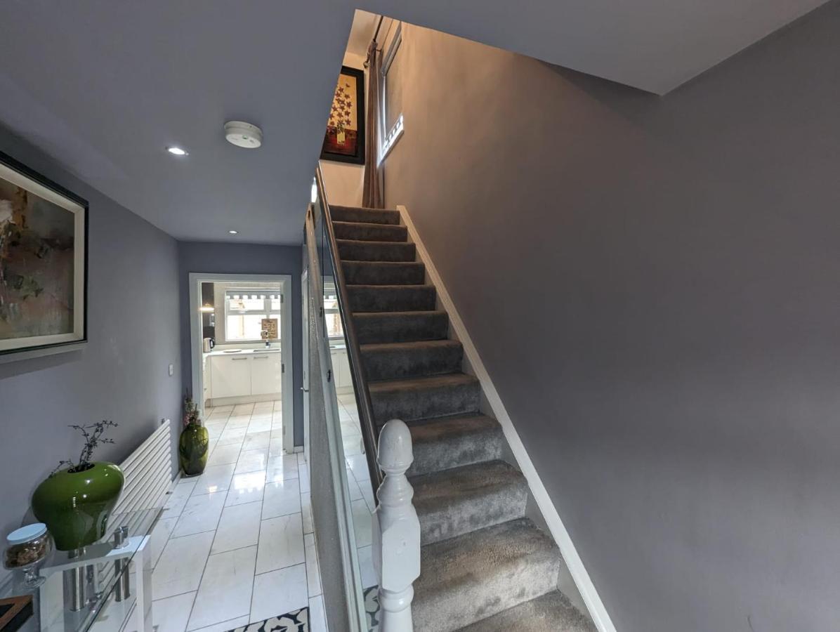 Villa House In Belfast Extérieur photo